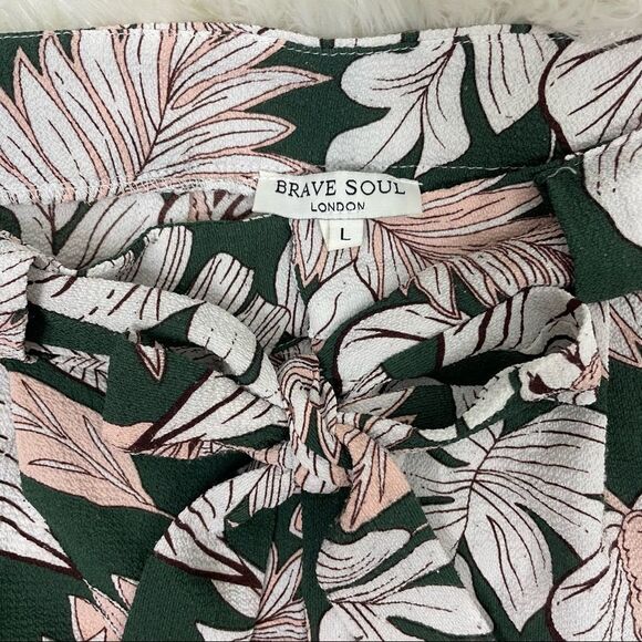 Brave Soul | Tropical belted Dress shorts Lg with side pockets,white,green,pink - Picture 4 of 6